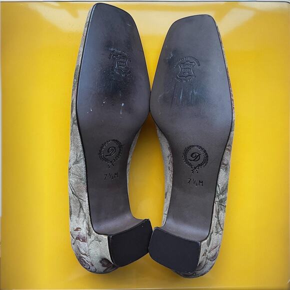 Vintage 70s Suede Heels | Floral Leather Square Toe Block Heel | 7.5M - Picture 7 of 7